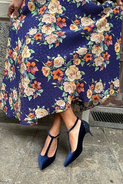 Torun | Elegante blå T-stropp hæler med glitterdetalj