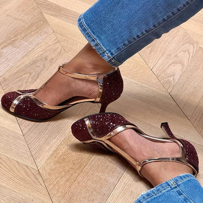 Alruna | Elegante glittersko med T-stropp og hæl